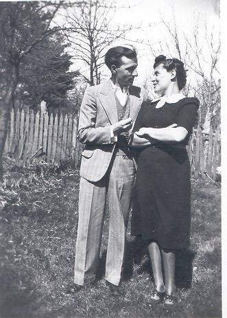 Magda și Eusebiu Camilar (Zebi), la Costiujeni, 1938